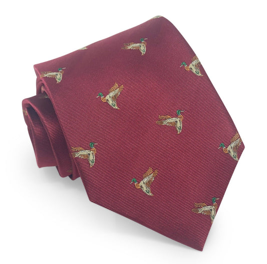 ducks aflight tie, red | bird dog bay