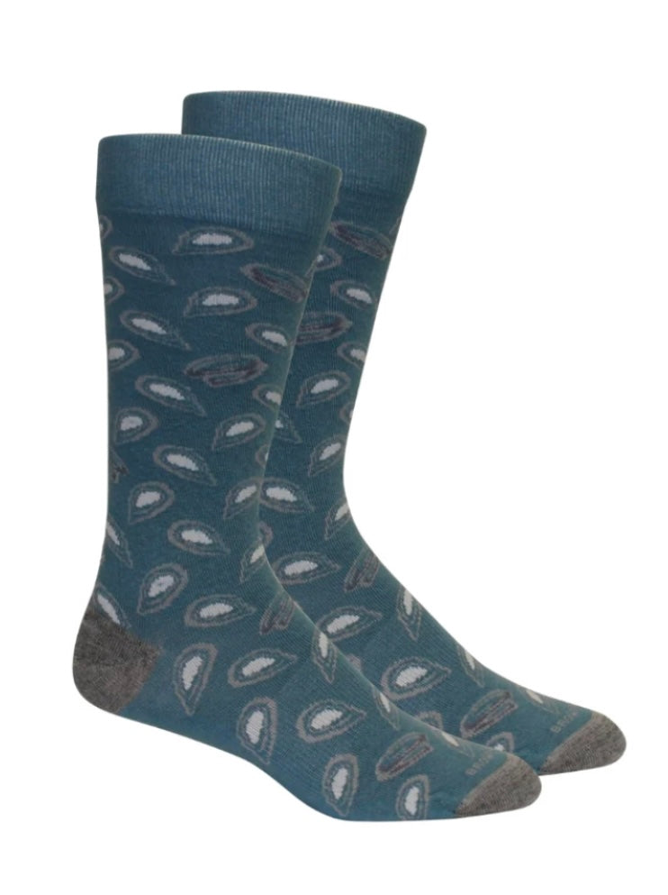 shuckin oyster socks, bluestone | brown dog